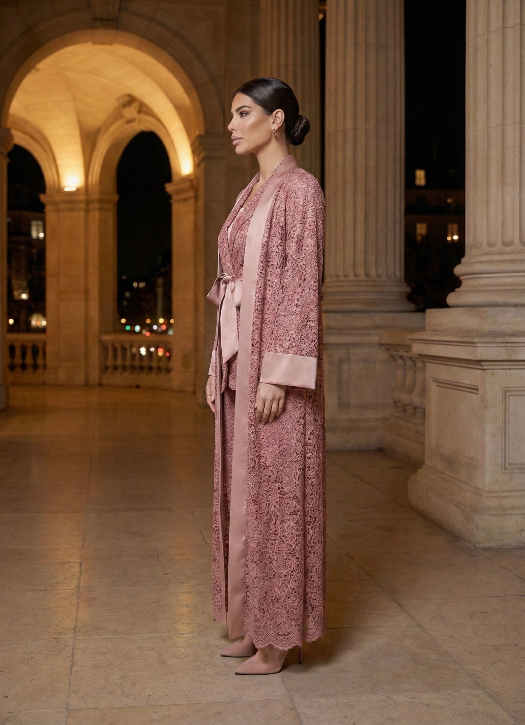 La dusty rose Dantelle Abaya