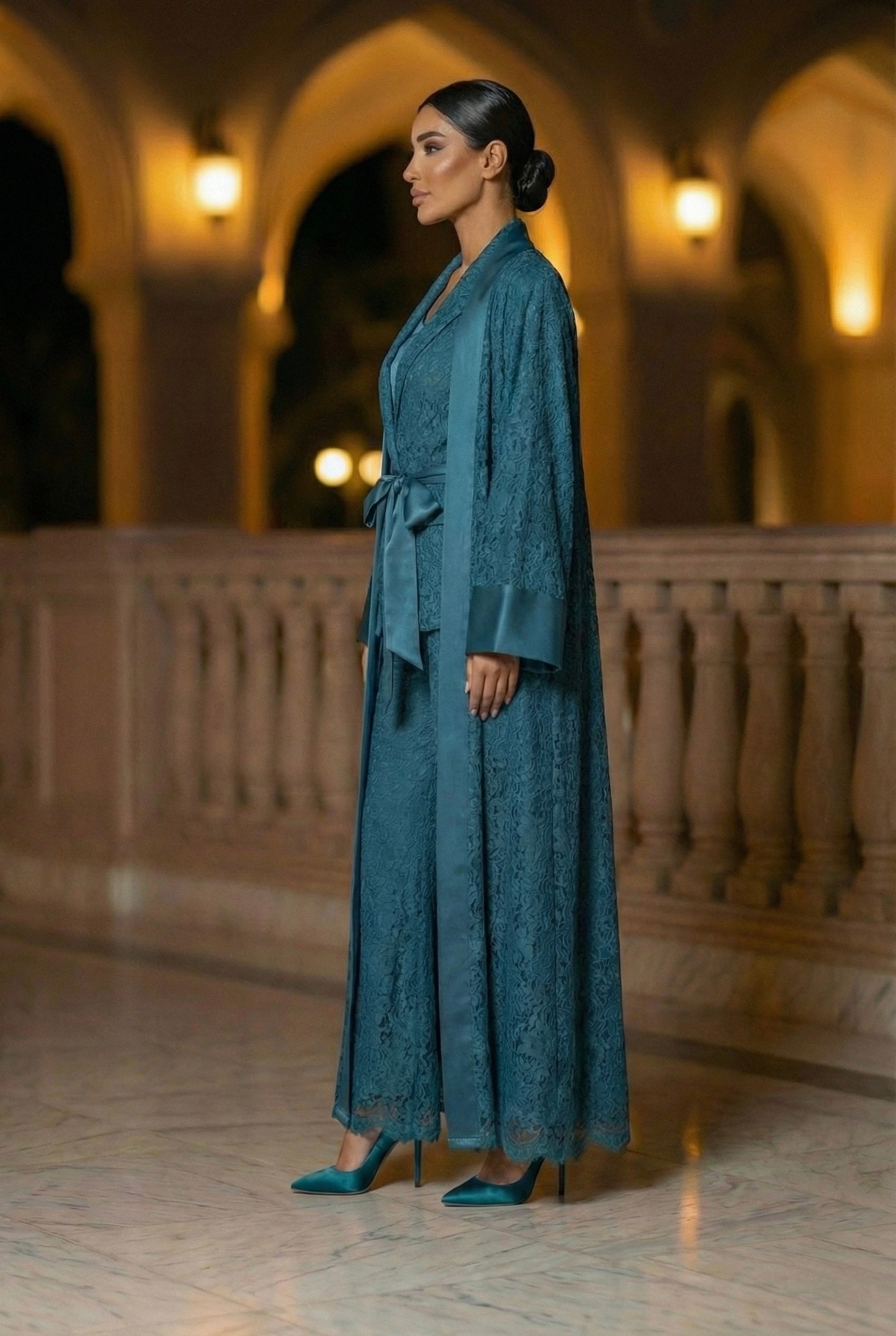 La azure Dantelle Abaya