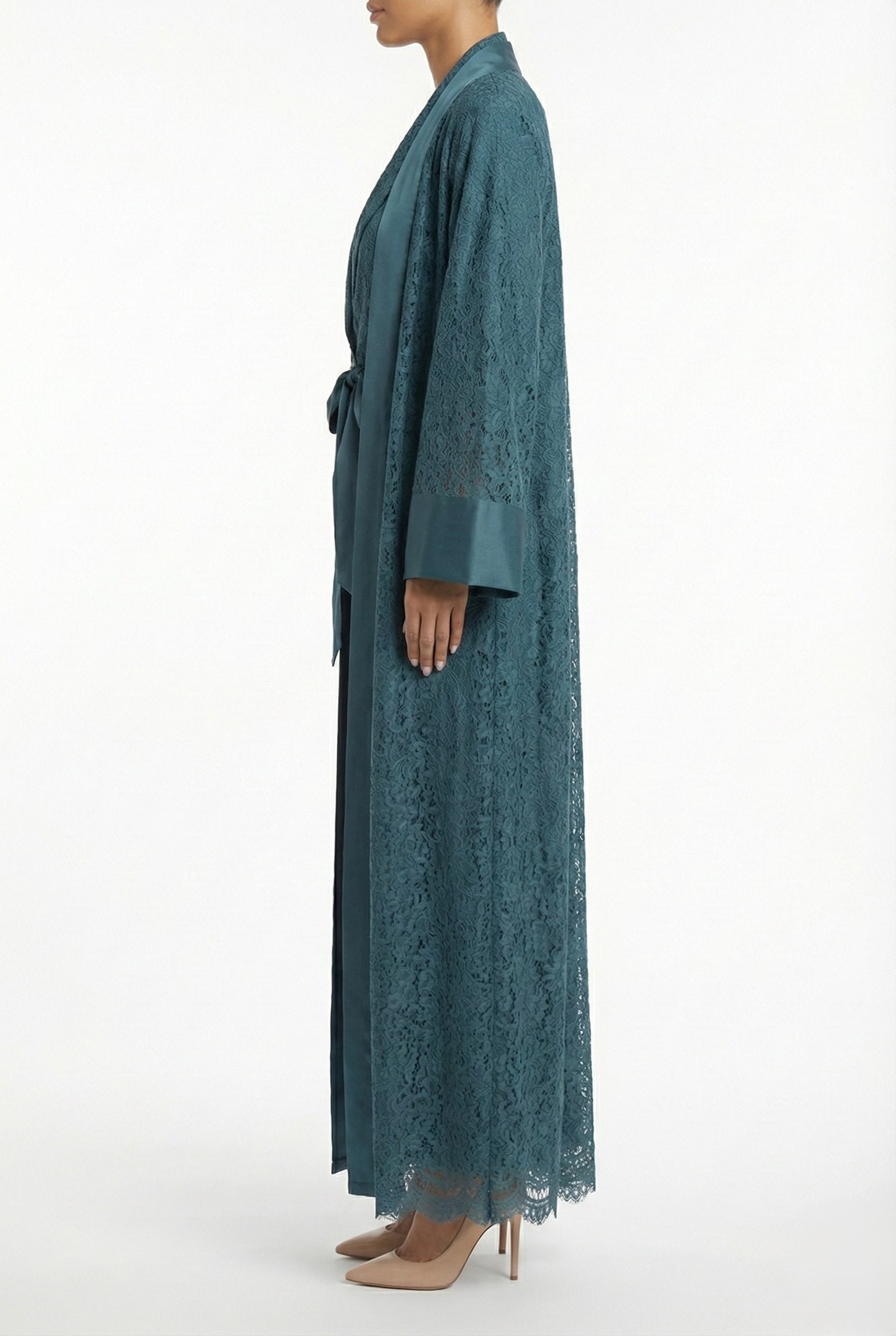 La azure Dantelle Abaya