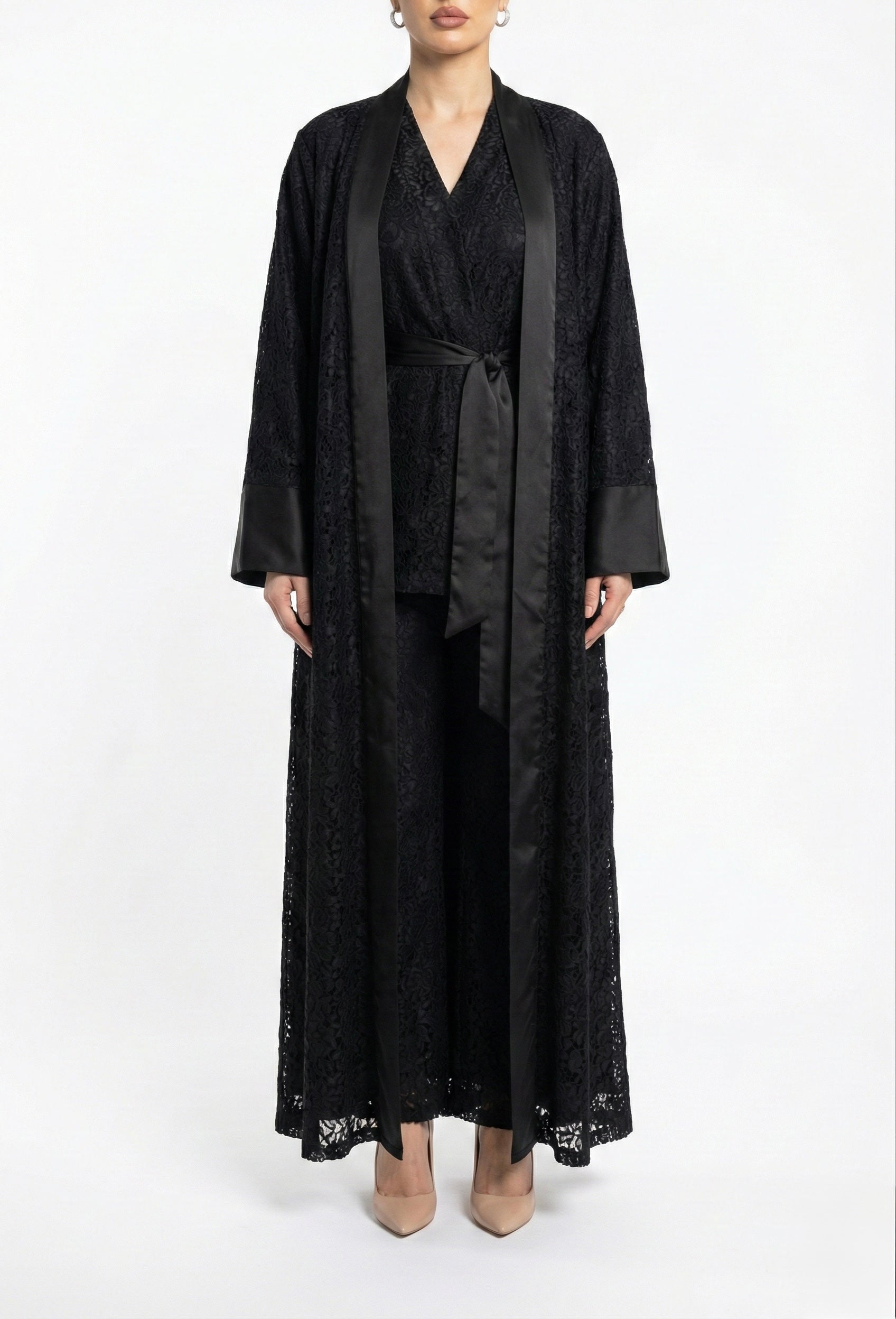 La Noir Dantelle  Abaya